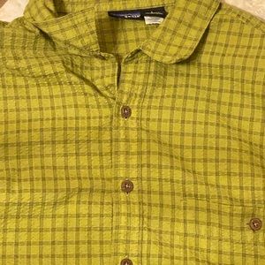 Patagonia Short-Sleeve Button-down.  Light-green in color, Avocado. Men’s Large.